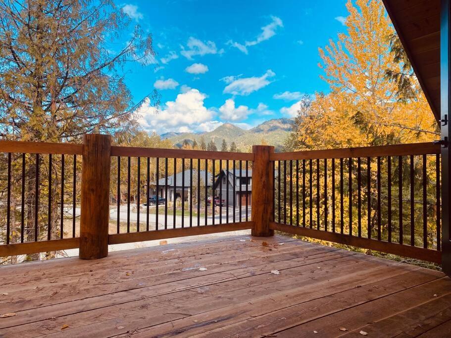 Ski-In Chalet: Private Hot Tub, Bonus Bunk House Ферни Экстерьер фото
